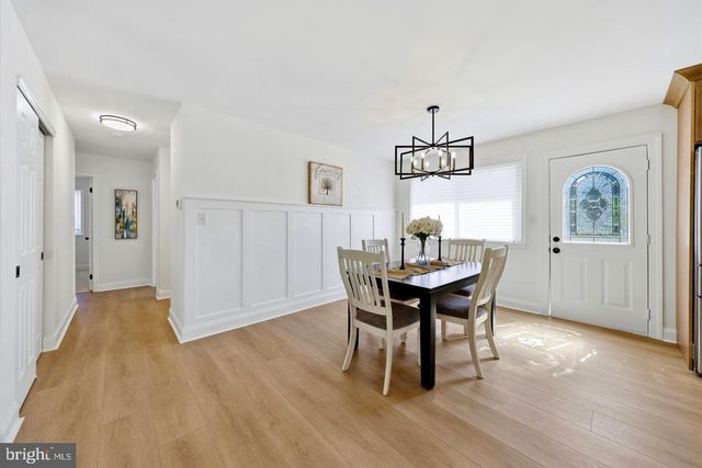 10 WINDY DR, Blackwood, NJ 08012