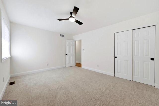 10 WINDY DR, Blackwood, NJ 08012