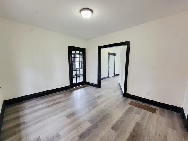 2118 Lincoln Way W, South Bend, IN 46628