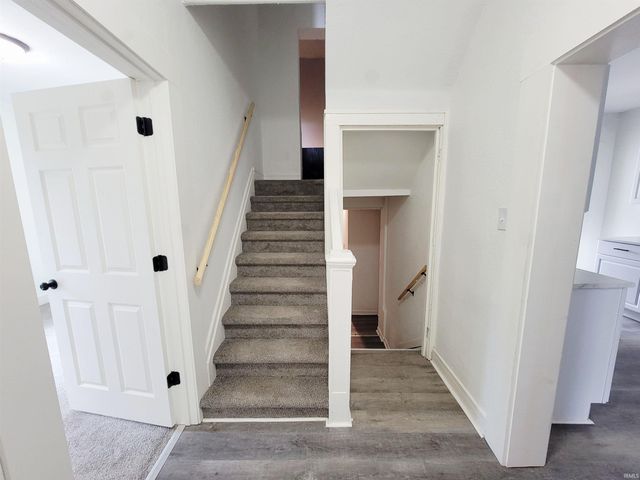 2118 Lincoln Way W, South Bend, IN 46628