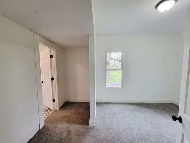 2118 Lincoln Way W, South Bend, IN 46628