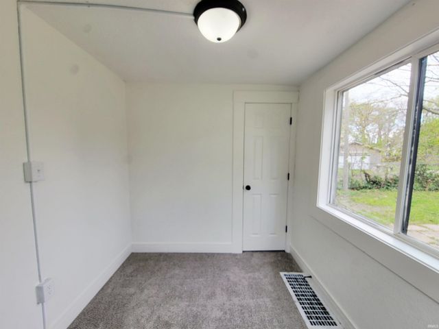 2118 Lincoln Way W, South Bend, IN 46628