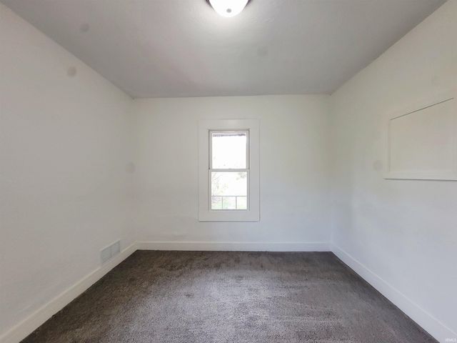 2118 Lincoln Way W, South Bend, IN 46628
