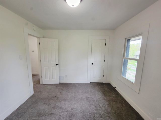 2118 Lincoln Way W, South Bend, IN 46628