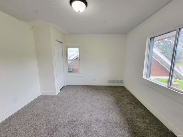 2118 Lincoln Way W, South Bend, IN 46628