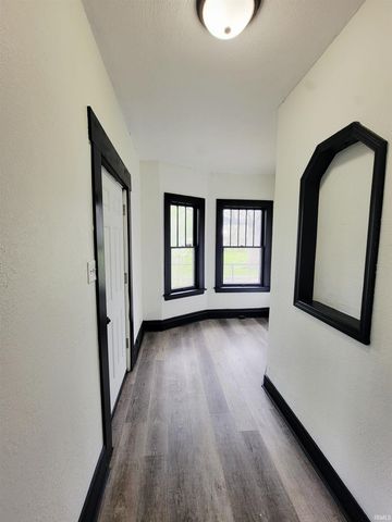 2118 Lincoln Way W, South Bend, IN 46628