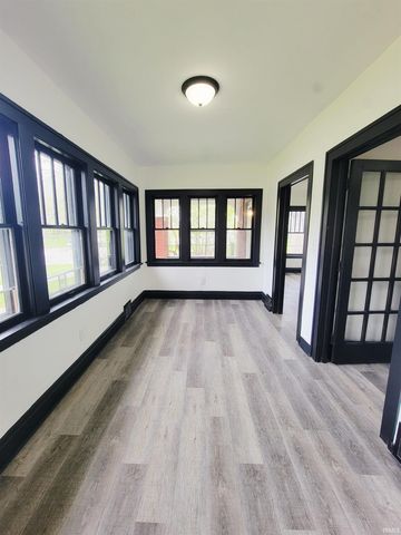 2118 Lincoln Way W, South Bend, IN 46628