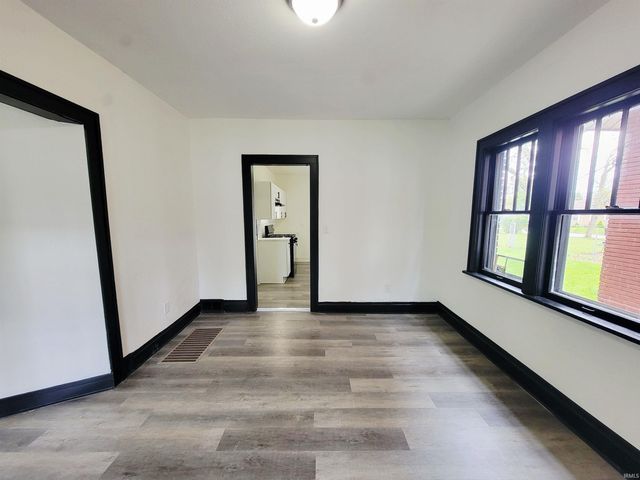 2118 Lincoln Way W, South Bend, IN 46628