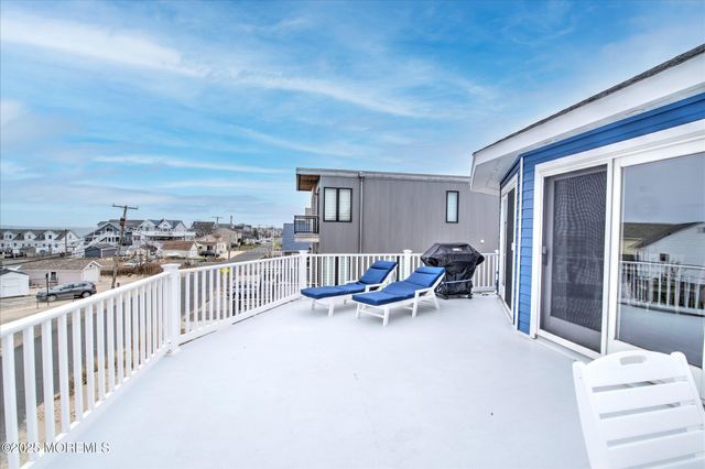 424 E Longport Avenue, Ocean Gate, NJ 08740
