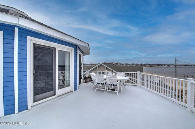 424 E Longport Avenue, Ocean Gate, NJ 08740