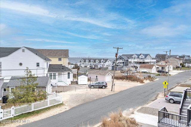 424 E Longport Avenue, Ocean Gate, NJ 08740