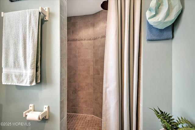 424 E Longport Avenue, Ocean Gate, NJ 08740