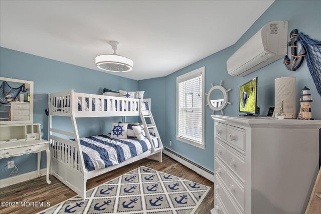 424 E Longport Avenue, Ocean Gate, NJ 08740