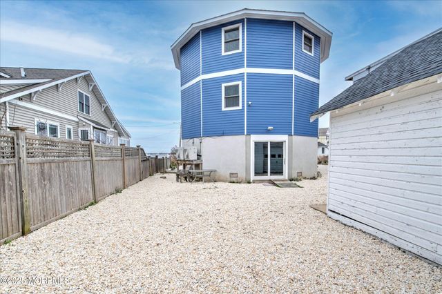 424 E Longport Avenue, Ocean Gate, NJ 08740