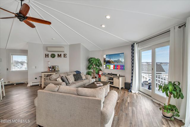 424 E Longport Avenue, Ocean Gate, NJ 08740