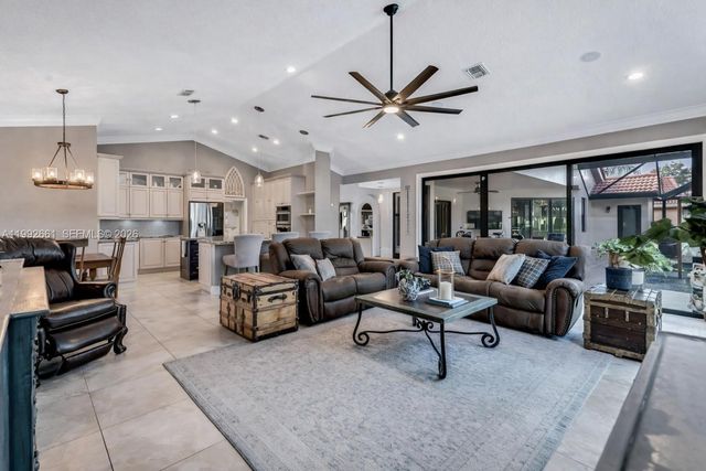 343 Coconut Cir, Weston, FL 33326