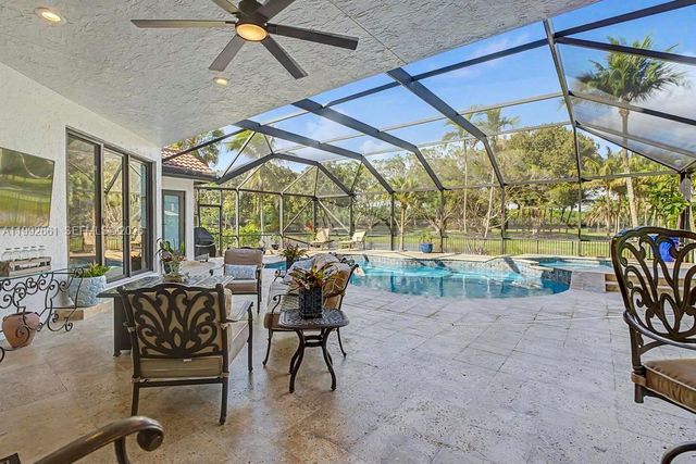 343 Coconut Cir, Weston, FL 33326