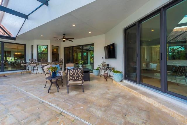 343 Coconut Cir, Weston, FL 33326