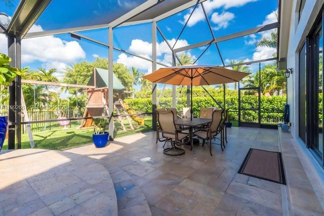 343 Coconut Cir, Weston, FL 33326