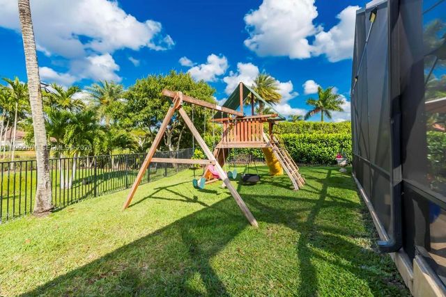343 Coconut Cir, Weston, FL 33326