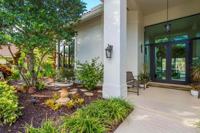 343 Coconut Cir, Weston, FL 33326