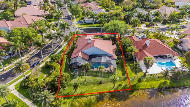 343 Coconut Cir, Weston, FL 33326