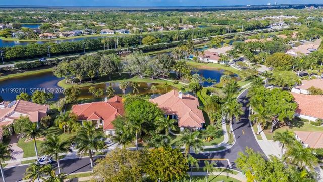 343 Coconut Cir, Weston, FL 33326