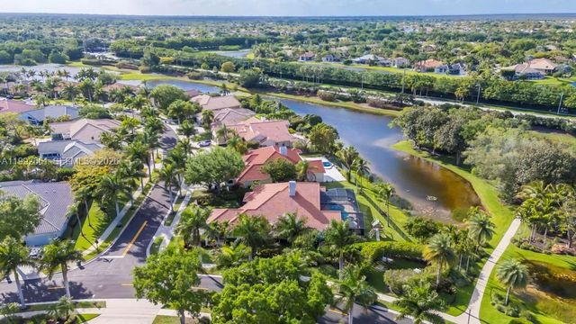 343 Coconut Cir, Weston, FL 33326