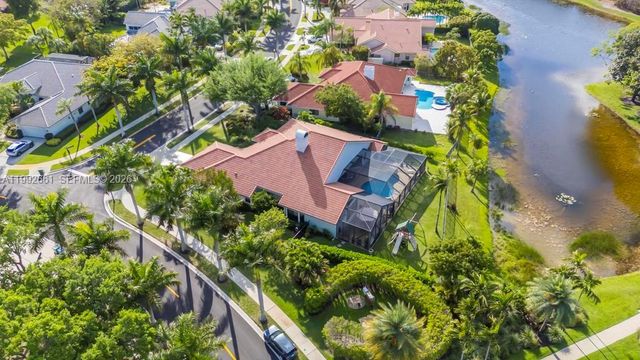 343 Coconut Cir, Weston, FL 33326