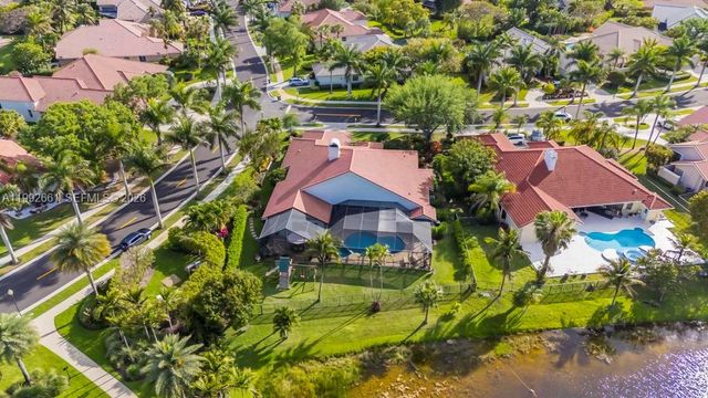 343 Coconut Cir, Weston, FL 33326