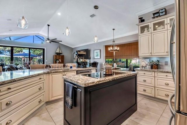 343 Coconut Cir, Weston, FL 33326