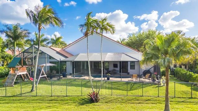 343 Coconut Cir, Weston, FL 33326