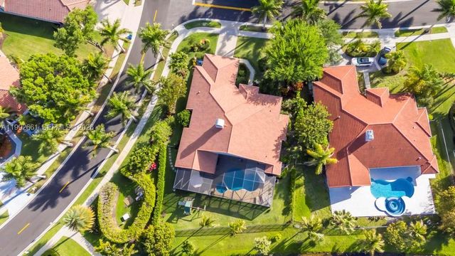 343 Coconut Cir, Weston, FL 33326