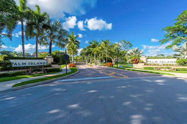 343 Coconut Cir, Weston, FL 33326