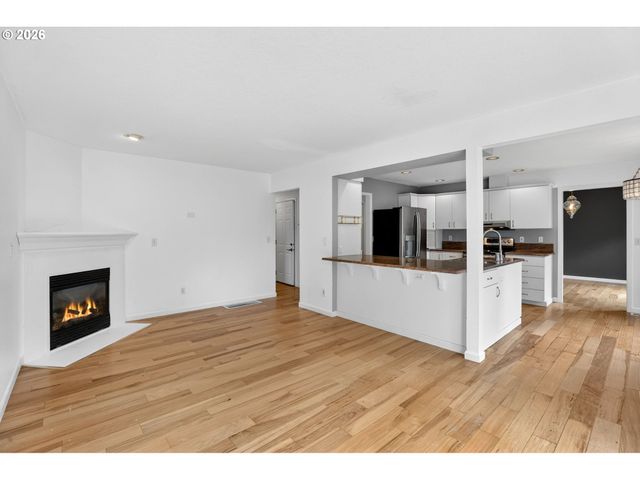 6065 Sw TAYLOR St, Portland, OR 97221