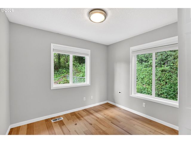 6065 Sw TAYLOR St, Portland, OR 97221
