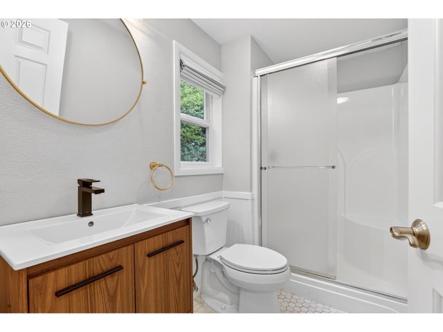 6065 Sw TAYLOR St, Portland, OR 97221