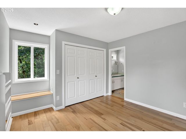 6065 Sw TAYLOR St, Portland, OR 97221