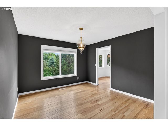6065 Sw TAYLOR St, Portland, OR 97221