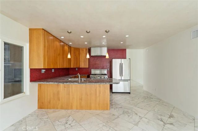 941 Jasmine Circle, Costa Mesa, CA 92626