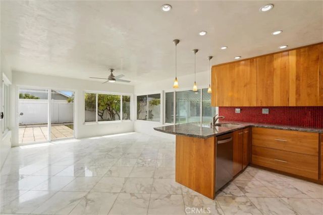 941 Jasmine Circle, Costa Mesa, CA 92626