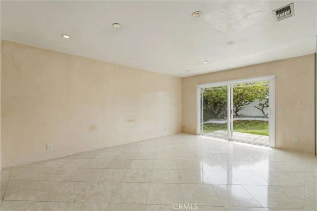 941 Jasmine Circle, Costa Mesa, CA 92626