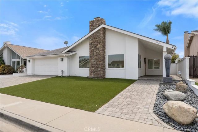 941 Jasmine Circle, Costa Mesa, CA 92626