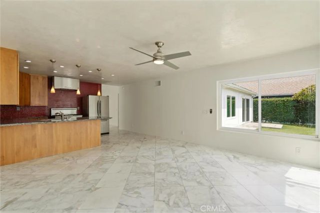 941 Jasmine Circle, Costa Mesa, CA 92626