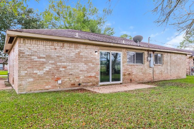 7218 Wren Circle, Texas City, TX 77591