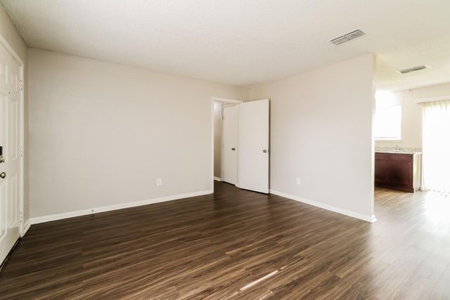 7218 Wren Circle, Texas City, TX 77591