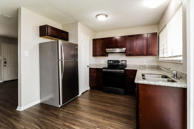 7218 Wren Circle, Texas City, TX 77591