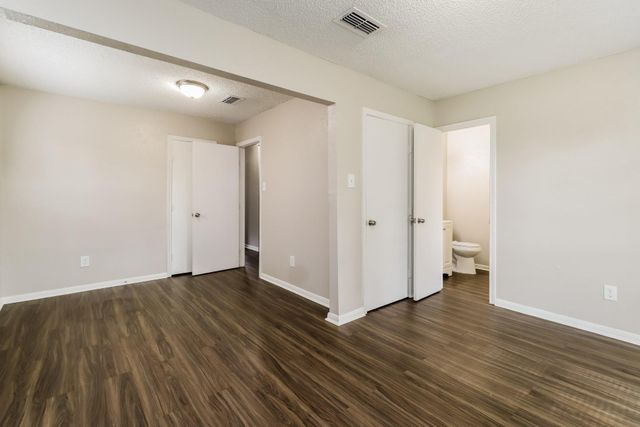 7218 Wren Circle, Texas City, TX 77591