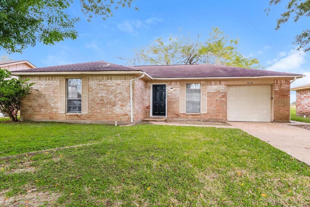 7218 Wren Circle, Texas City, TX 77591