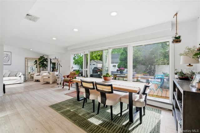 10 Wildflower Lane, Wantagh, NY 11793
